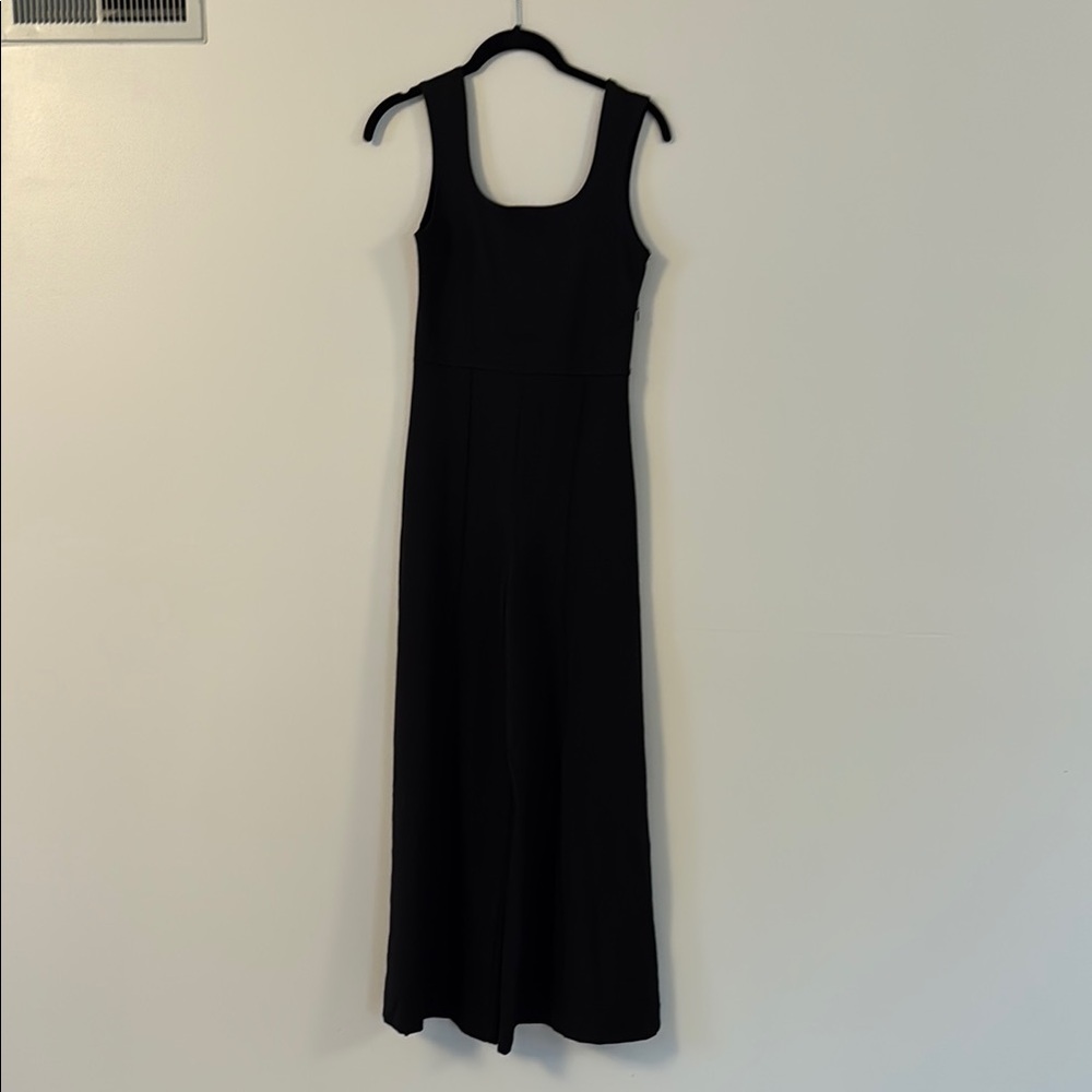 Chic Black Jumpsuit with Sleek Design